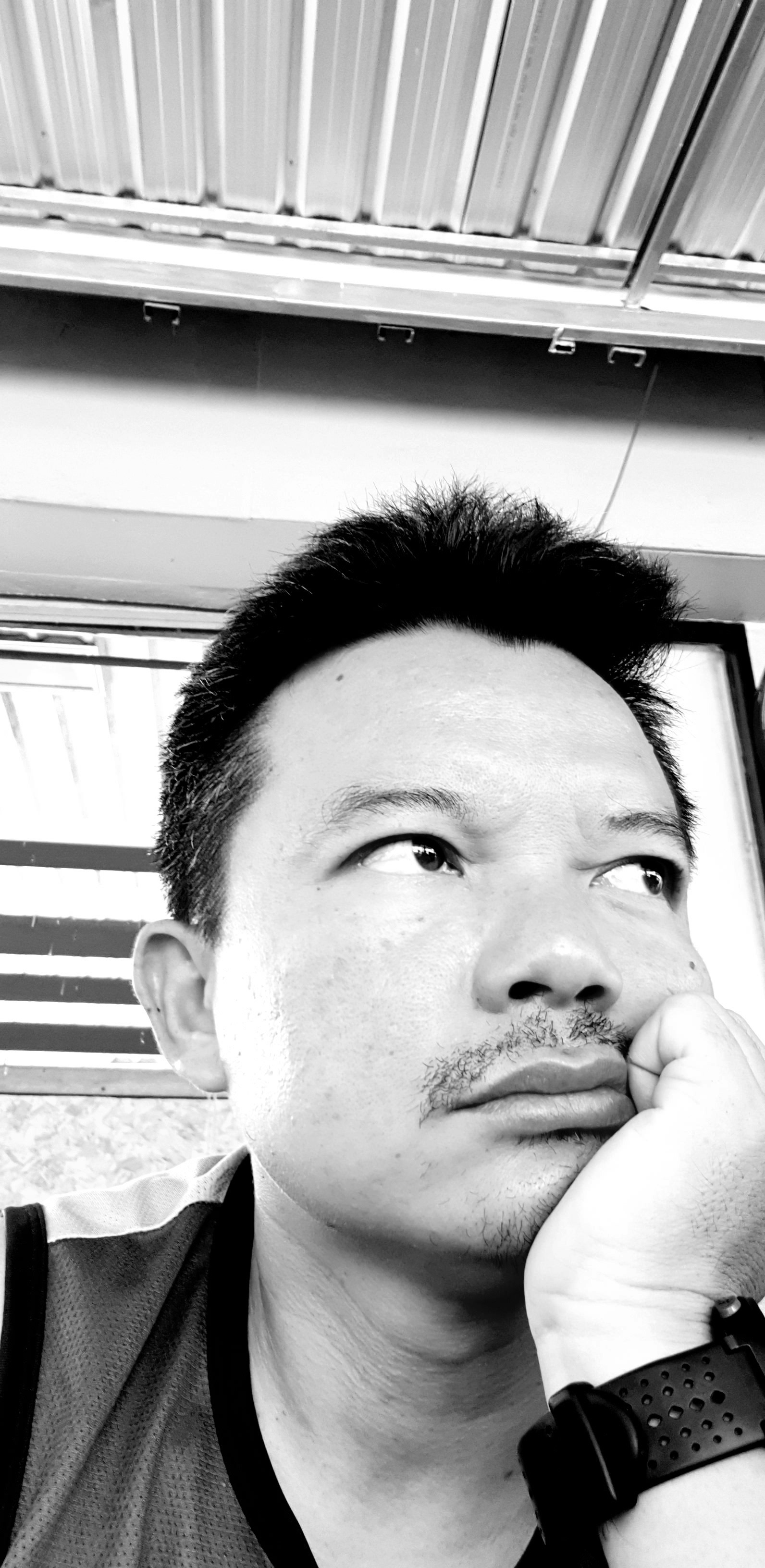 Ve al perfil de Ronnapong J.