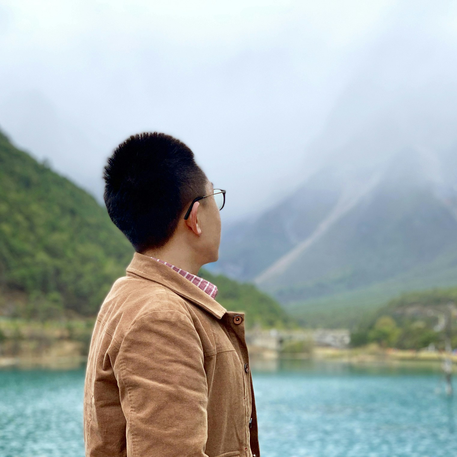 Ve al perfil de Chongming Liu