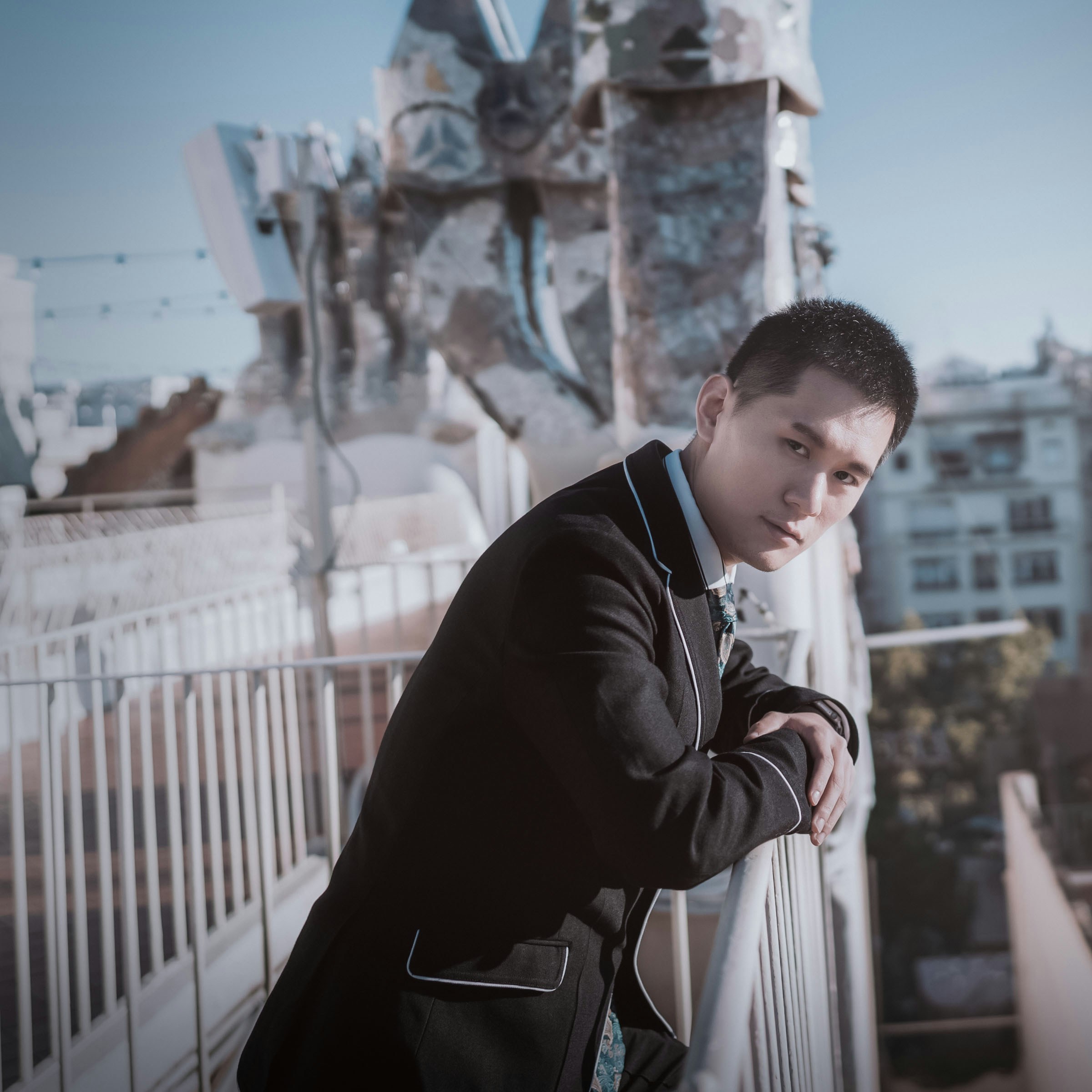 Ve al perfil de ZQ Lee