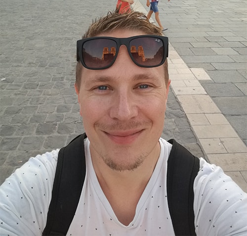 Go to Chris de Tempe's profile