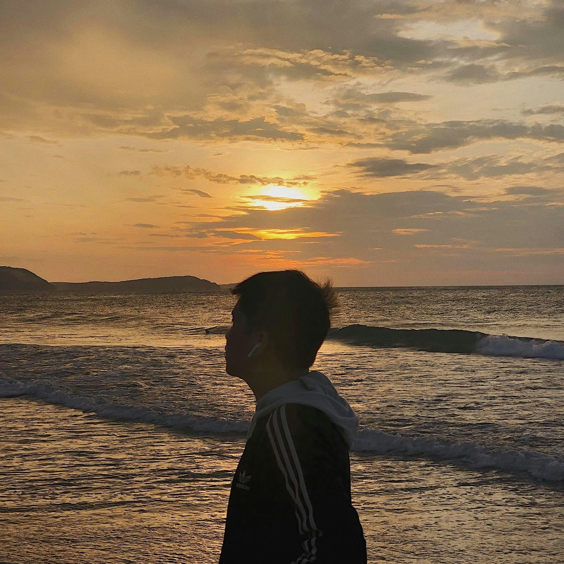 Ve al perfil de Quan Pham