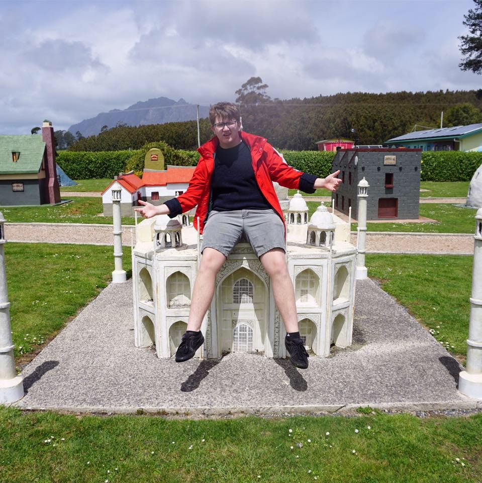 Go to Samuel Bourke's profile