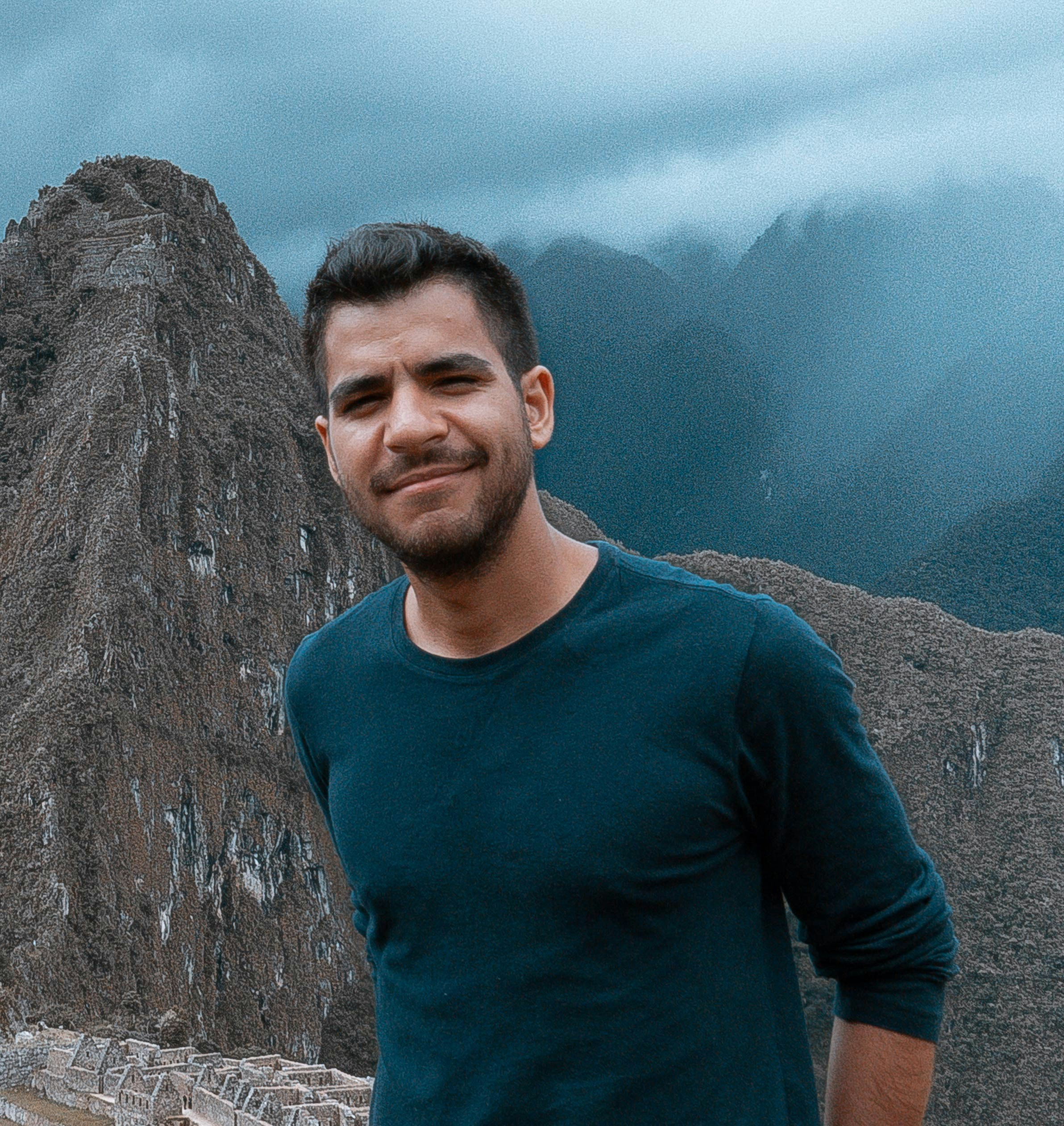 Avatar of user Luis Santiago