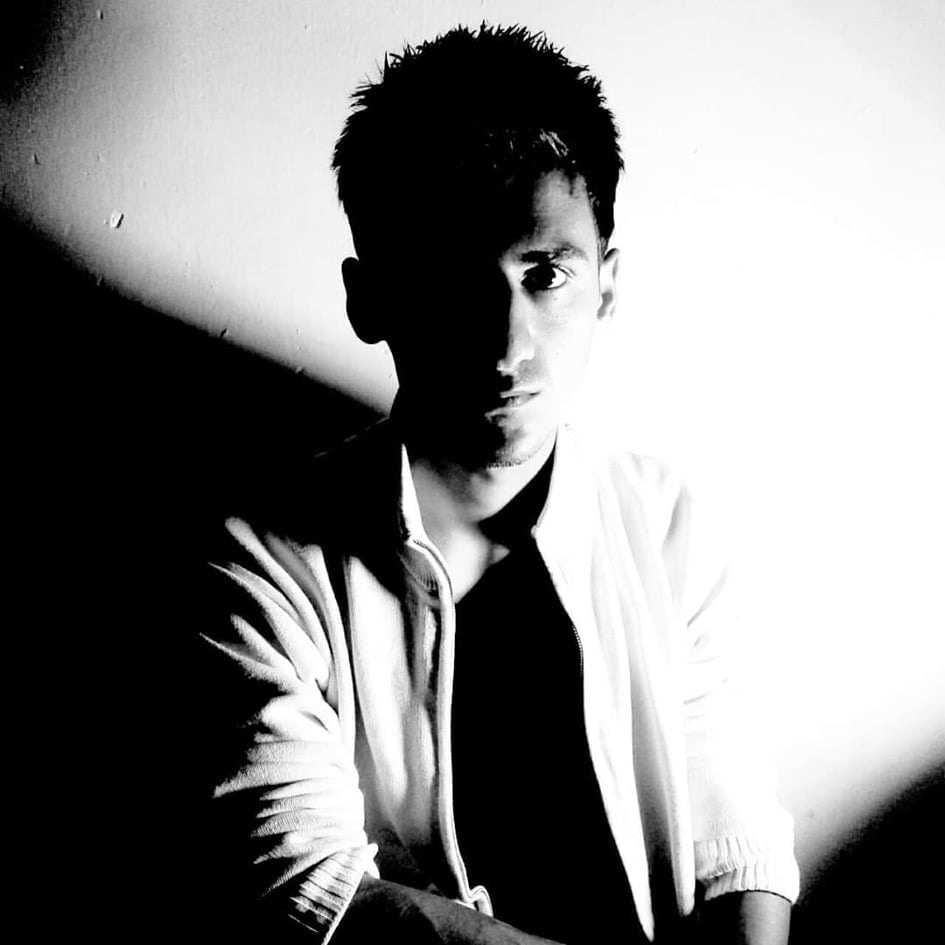 Ve al perfil de Zana Latif