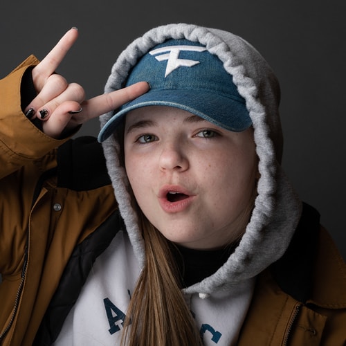 Ve al perfil de Aleesha Schmidt