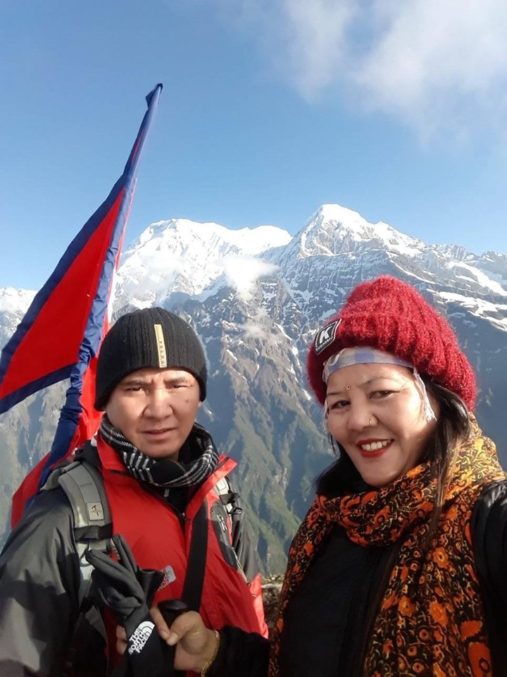 Buka profil Raju Gurung