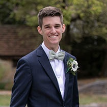 Zachery Perryのプロフィールを見る