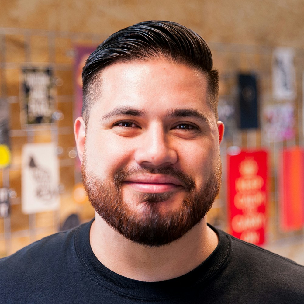 Ve al perfil de John Vingoe