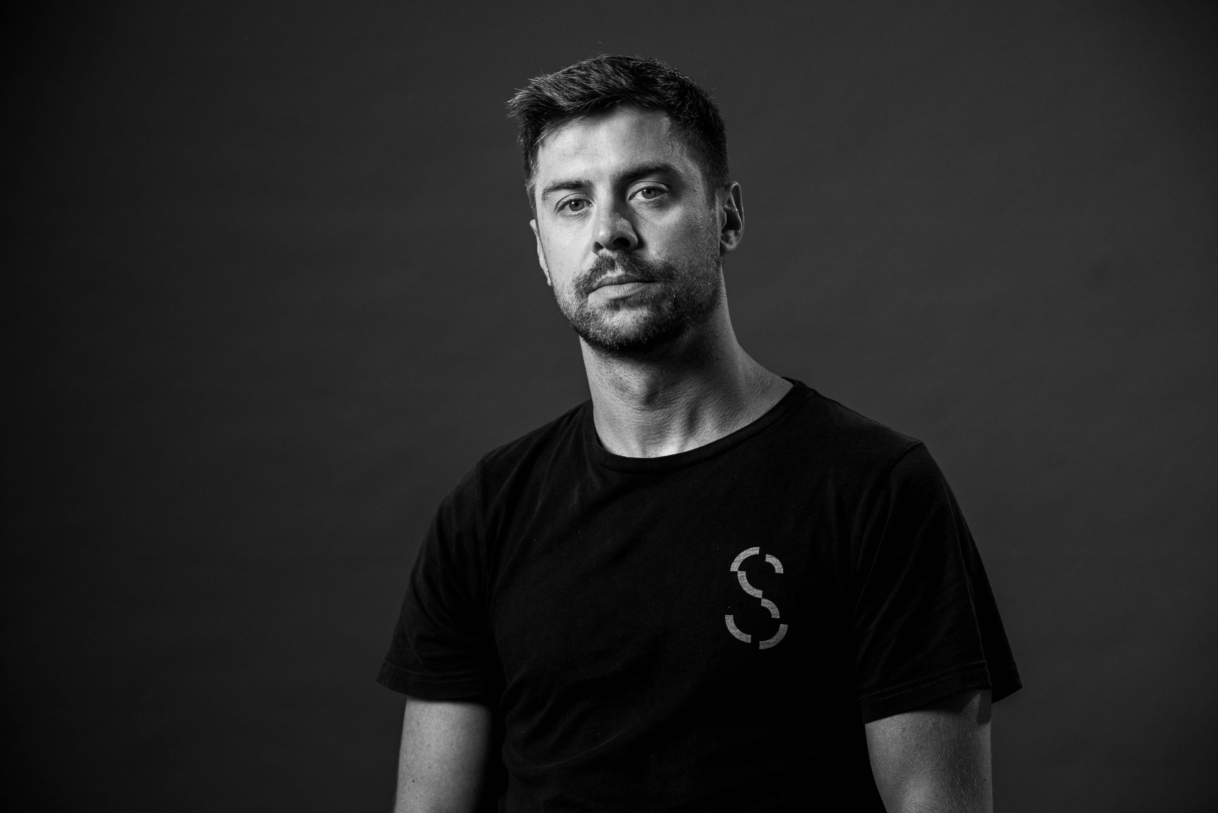 Ve al perfil de James Ree