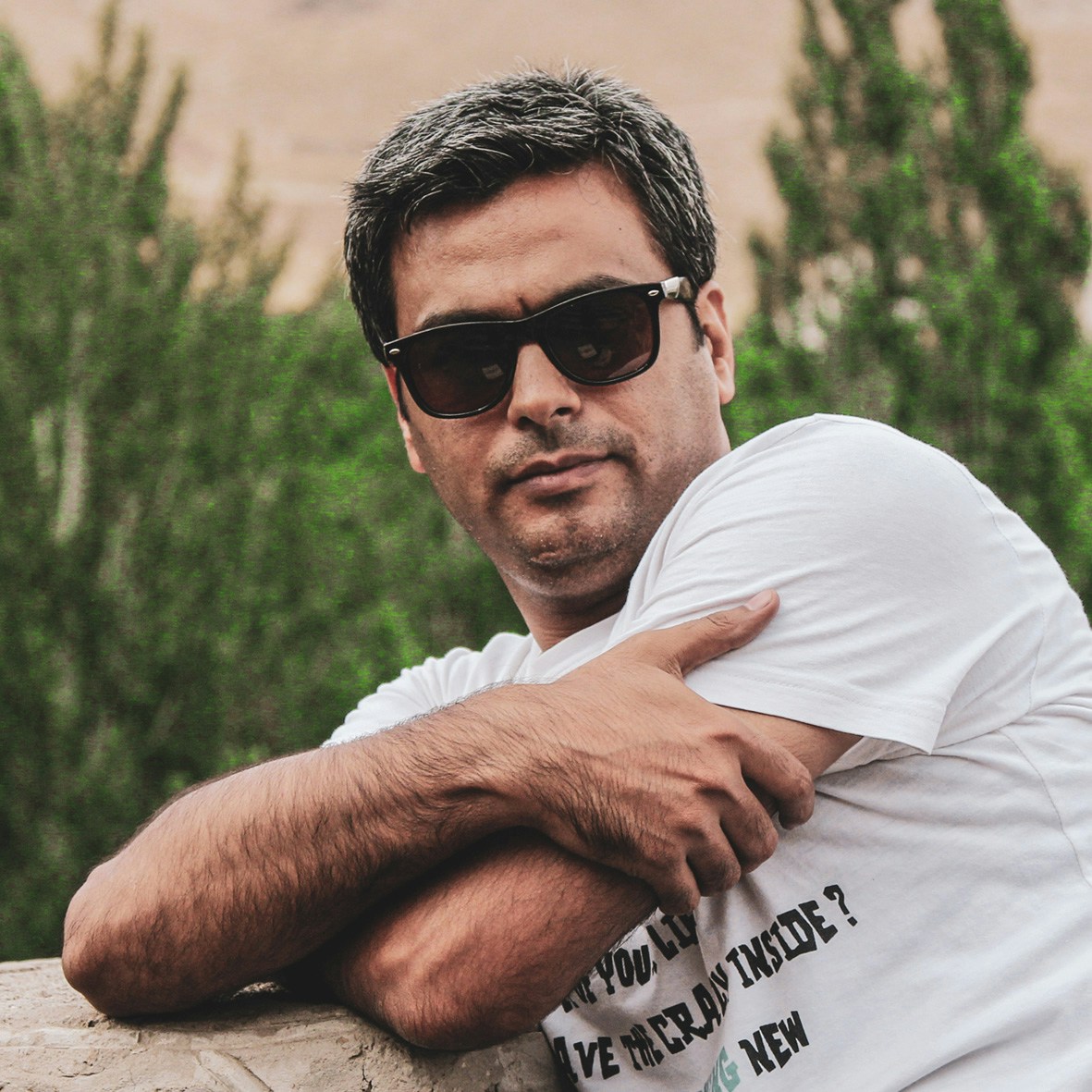 Ali Azad의 프로필로 이동