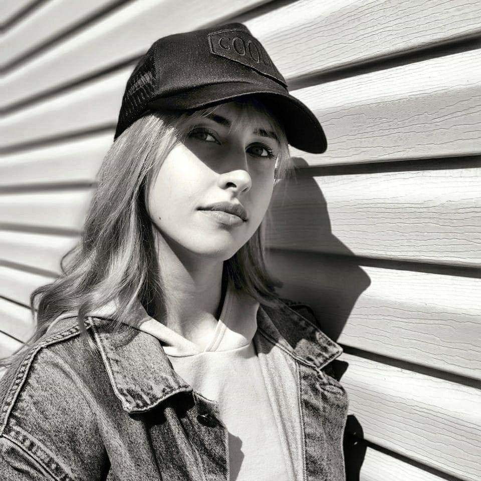 Go to Aleksandra Khoroshykh's profile