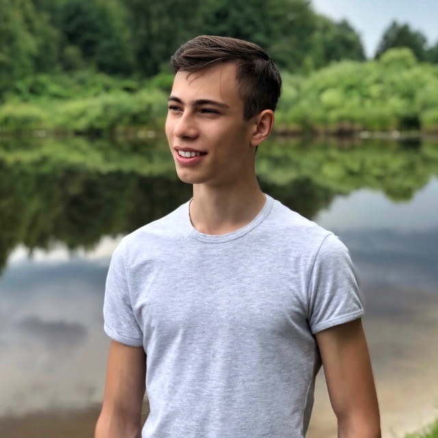 Ve al perfil de Misha Vrana