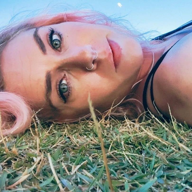 Zum Profil von Helen Labeque