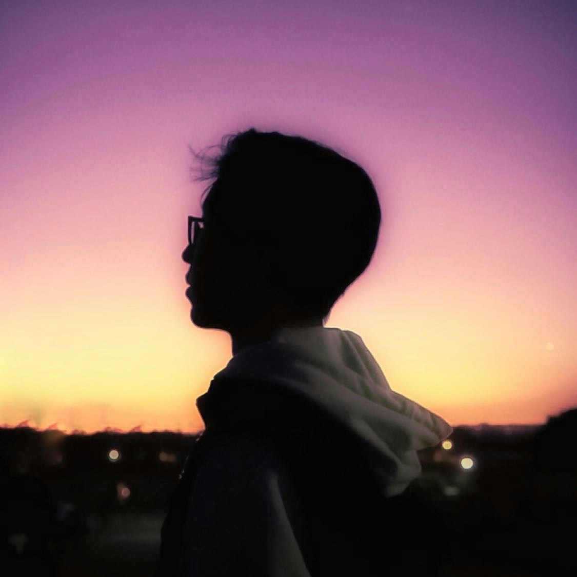 Ve al perfil de Tony Zhen