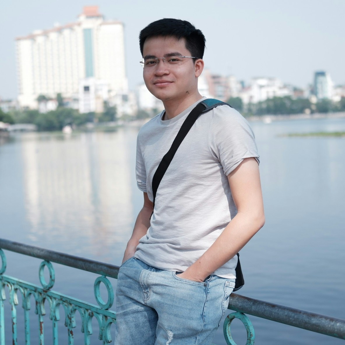 Go to Long Bún's profile