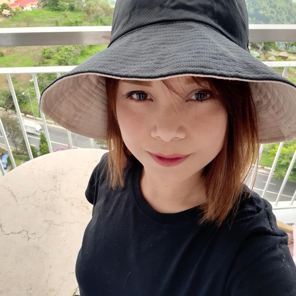 Go to dollie's profile