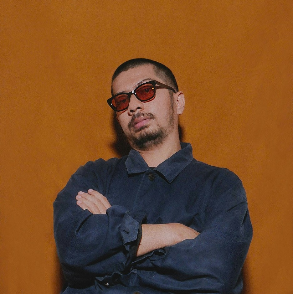Buka profil Carlos Bryan