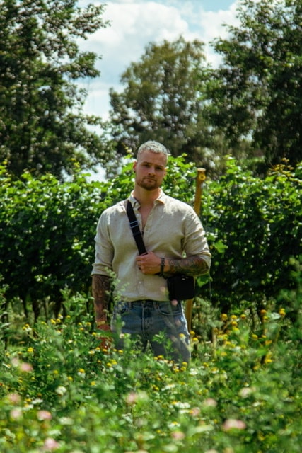 Vai al profilo di justin van aken