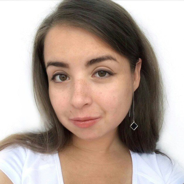 Buka profil Julia Reushenova