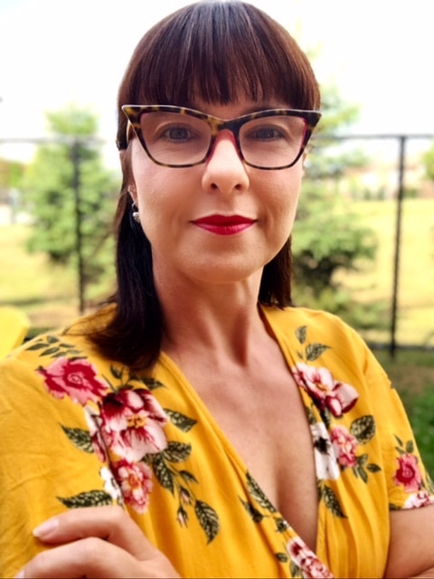 Go to Larissa Megale's profile