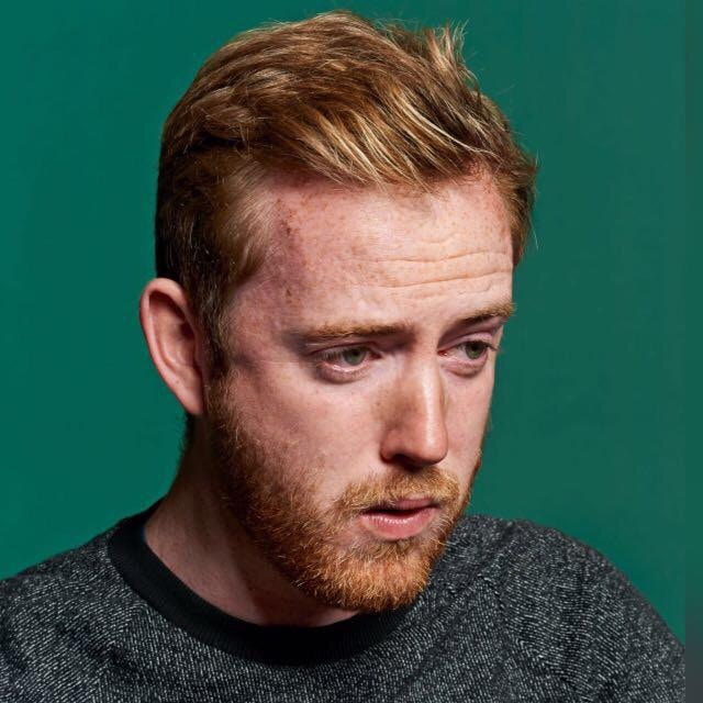 Ve al perfil de john crozier