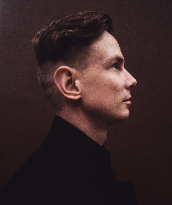 Ve al perfil de Volodymyr Yarossvit