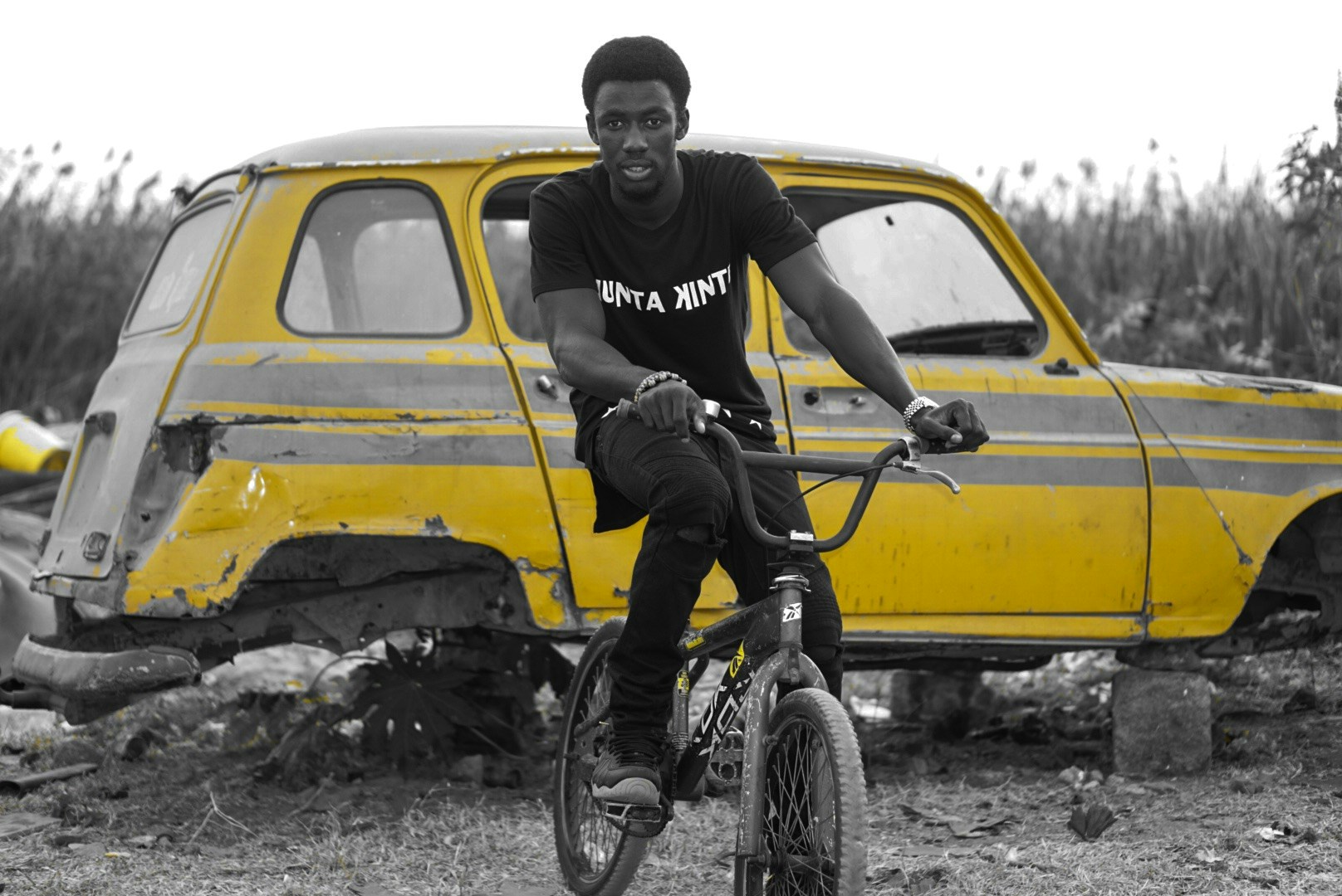 Buka profil Mo Darbz
