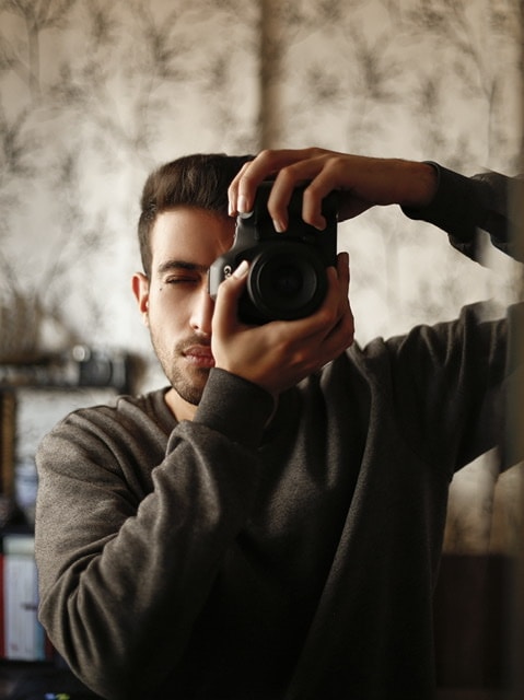 Ve al perfil de Reza Delkhosh