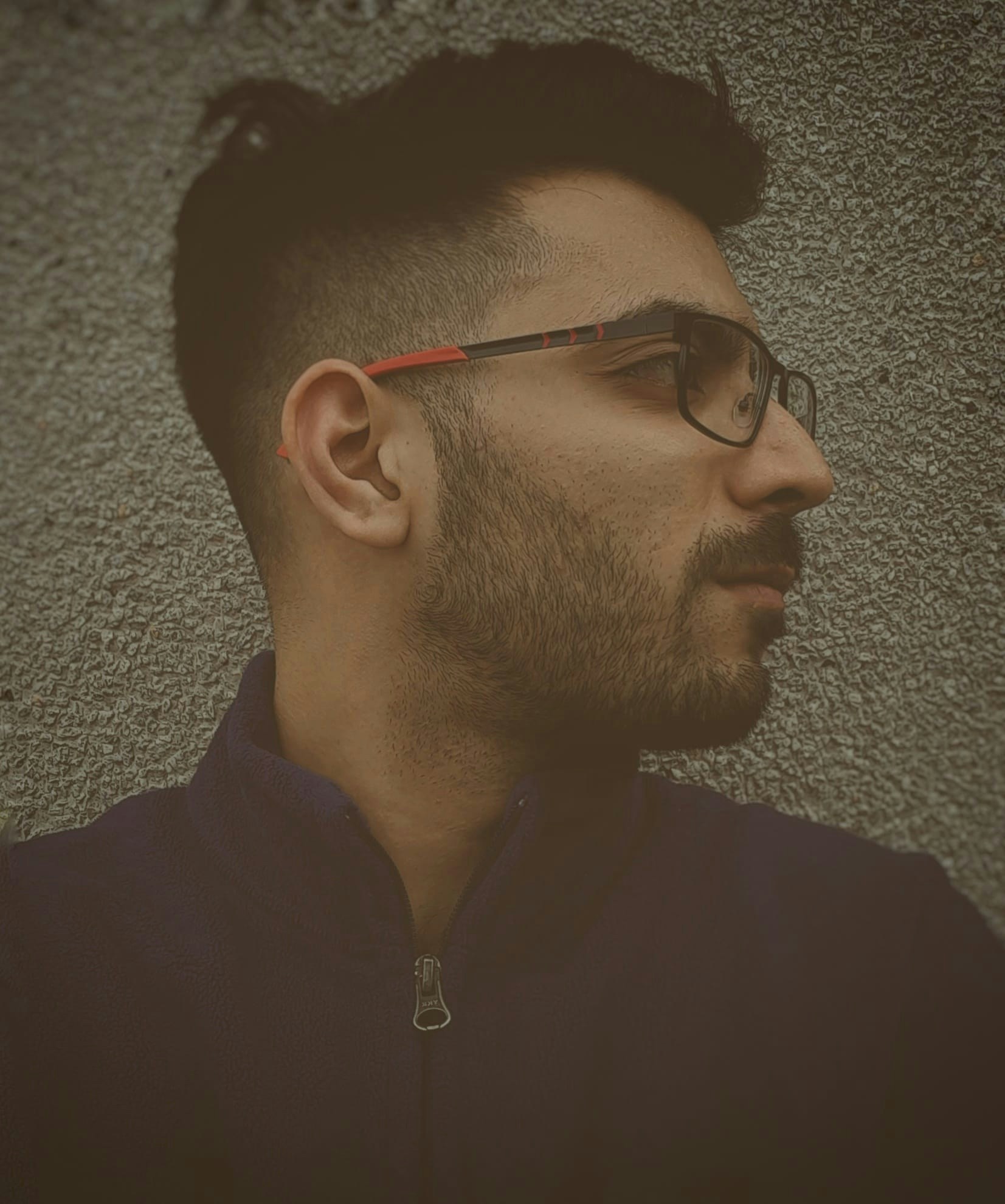 Ve al perfil de arjun kumar