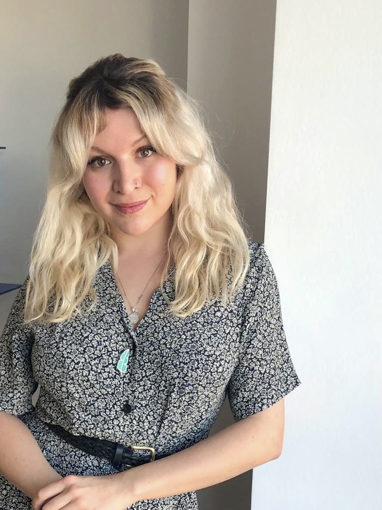 Ir para o perfil de Jasmin  Mazarine