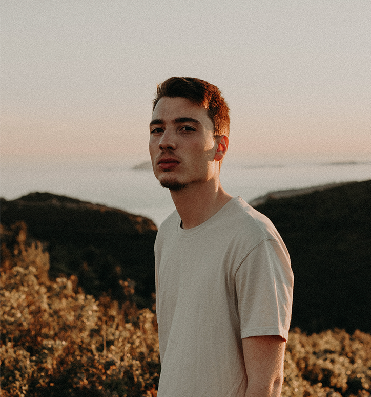 Go to Valentin Antonucci's profile