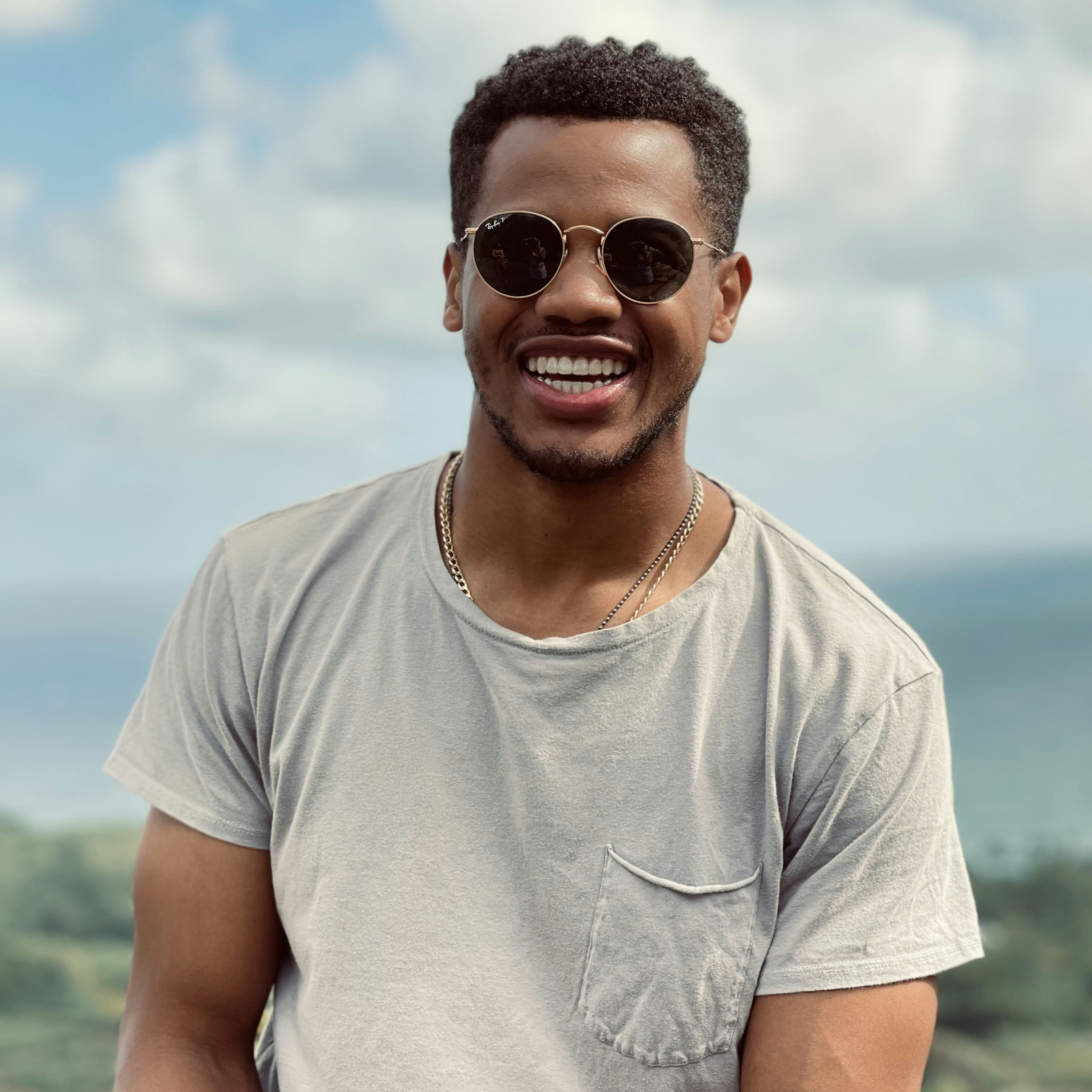 Ve al perfil de alex starnes