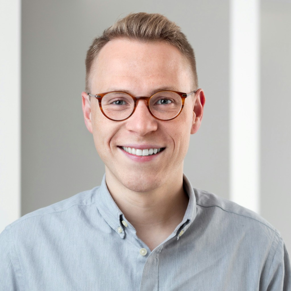 Go to Jonas Hoss's profile