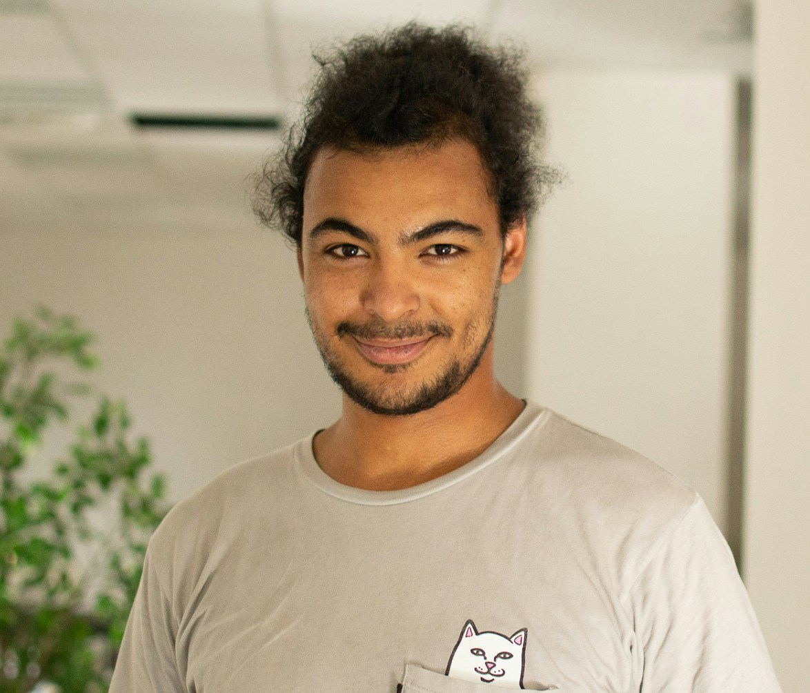 Ve al perfil de Jossuha Théophile