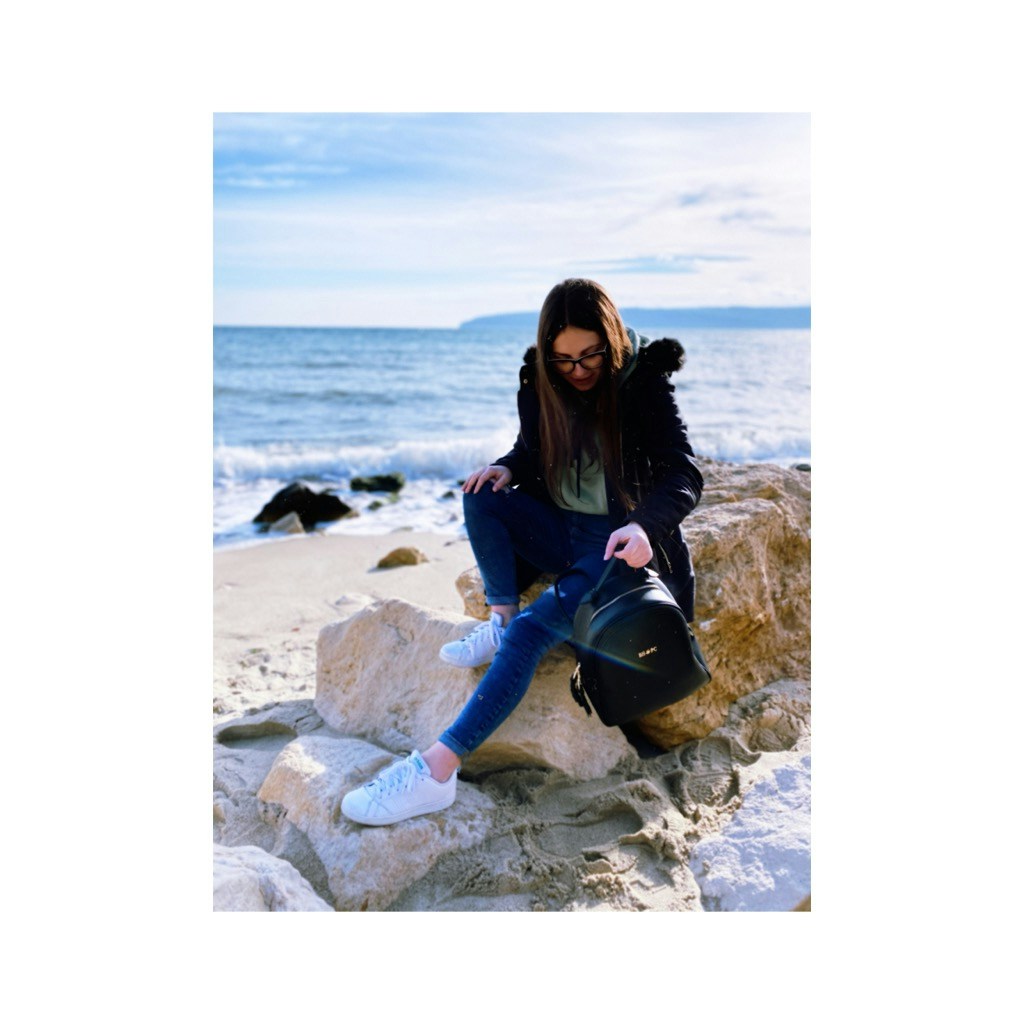 Accéder au profil de Ash Ashley