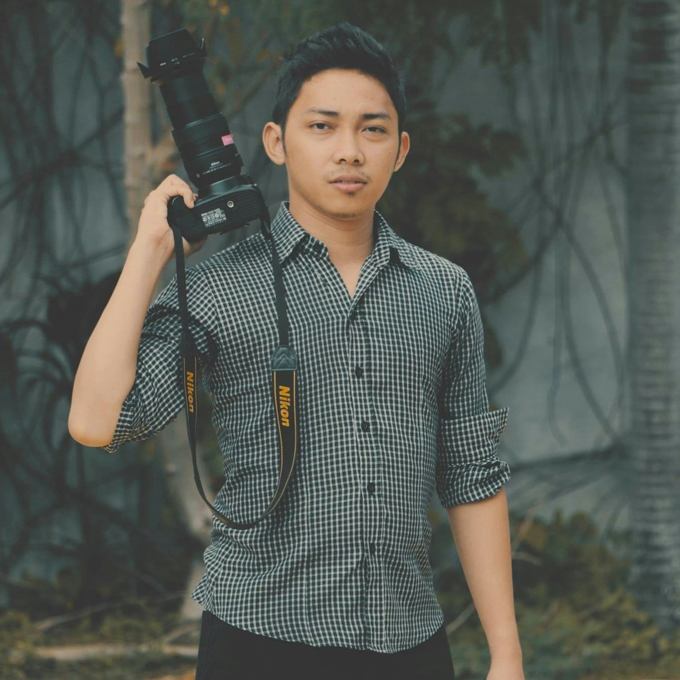 Avatar of user Leonard Asuque