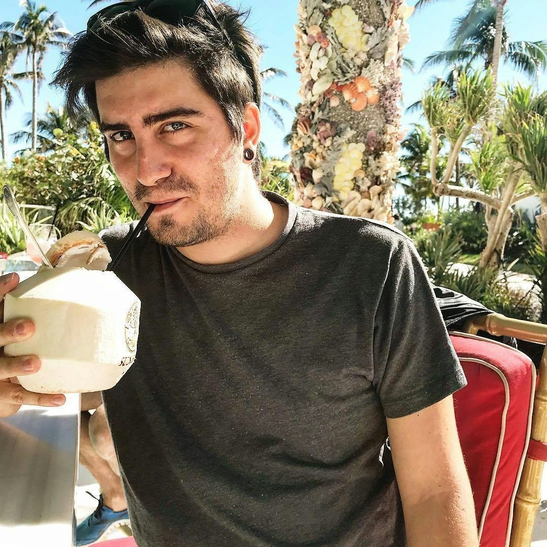 Ve al perfil de Alessandro Bogliari