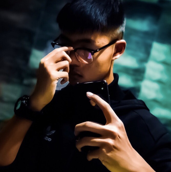 Ve al perfil de John Eric