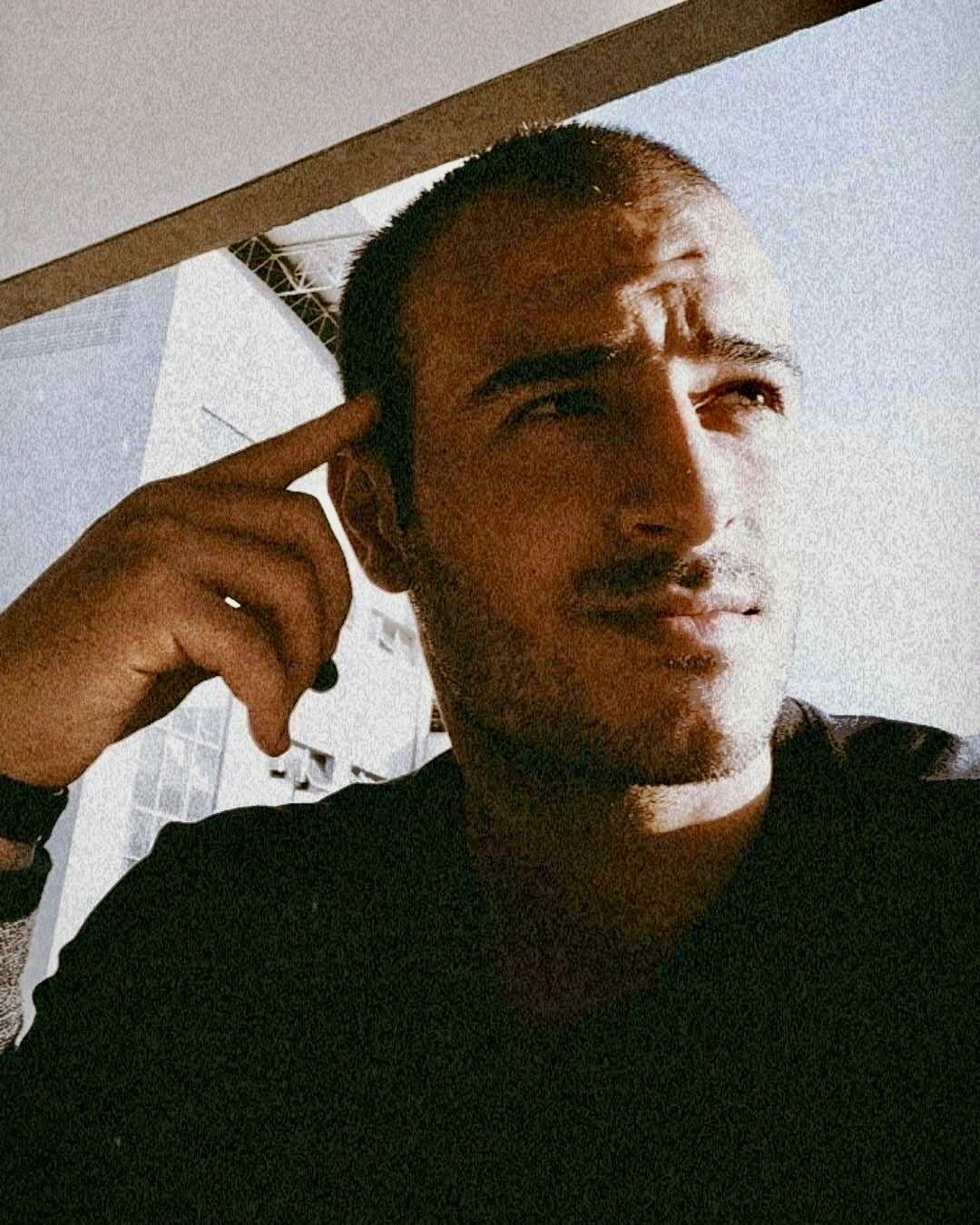 Go to Leonardo Martins's profile