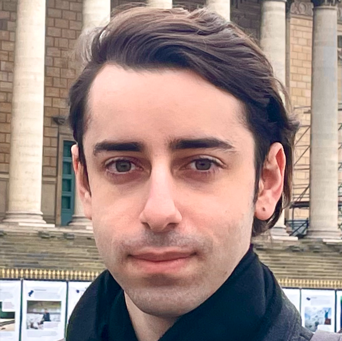 Ve al perfil de James Tamim