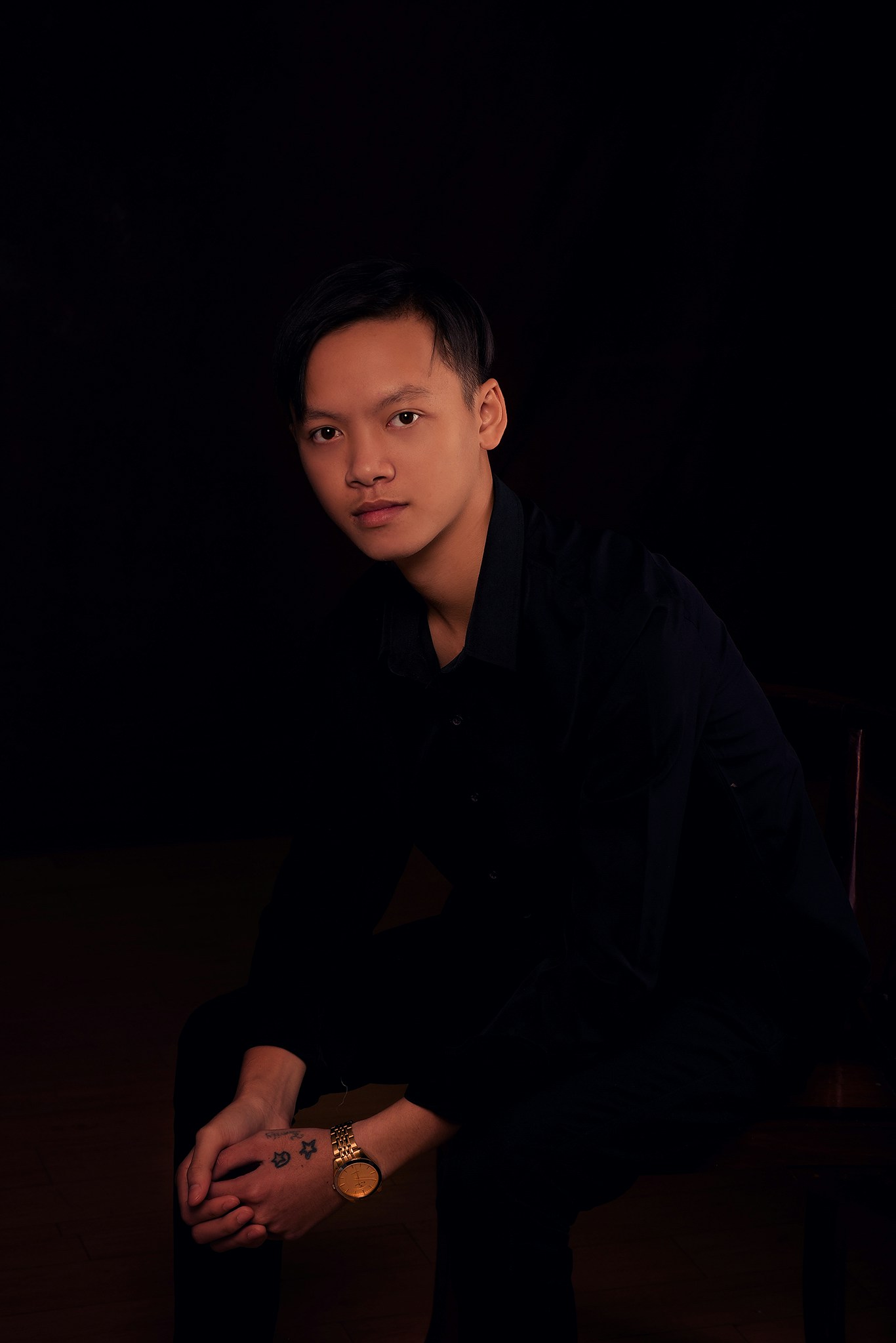 Go to Hoàng Hiền's profile