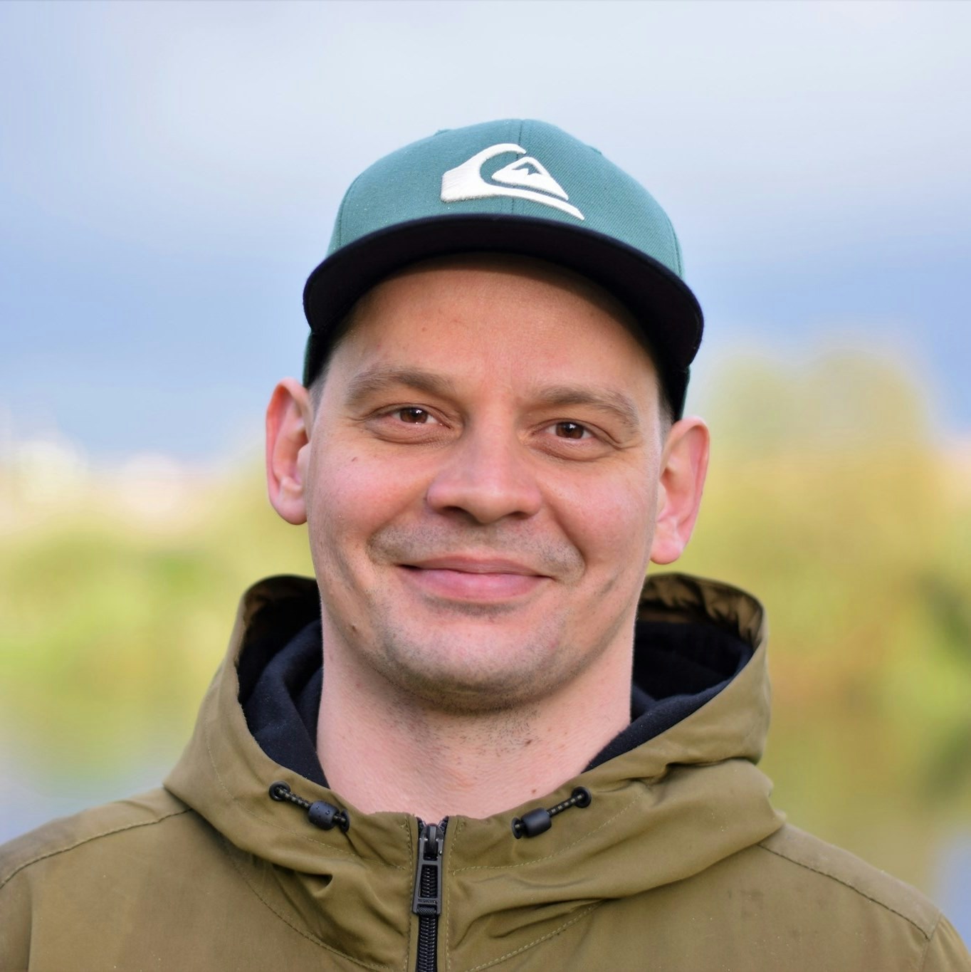 Ve al perfil de Anatoly Ramonov