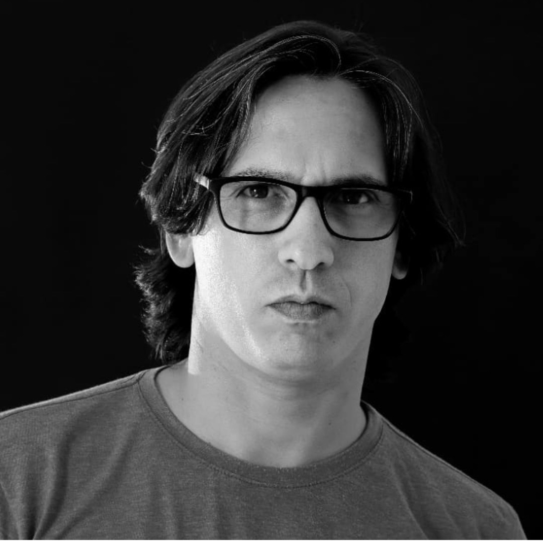 Go to Marcos Fhroz's profile