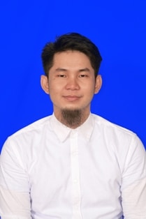 Akhmad Muzakirのプロフィールを見る