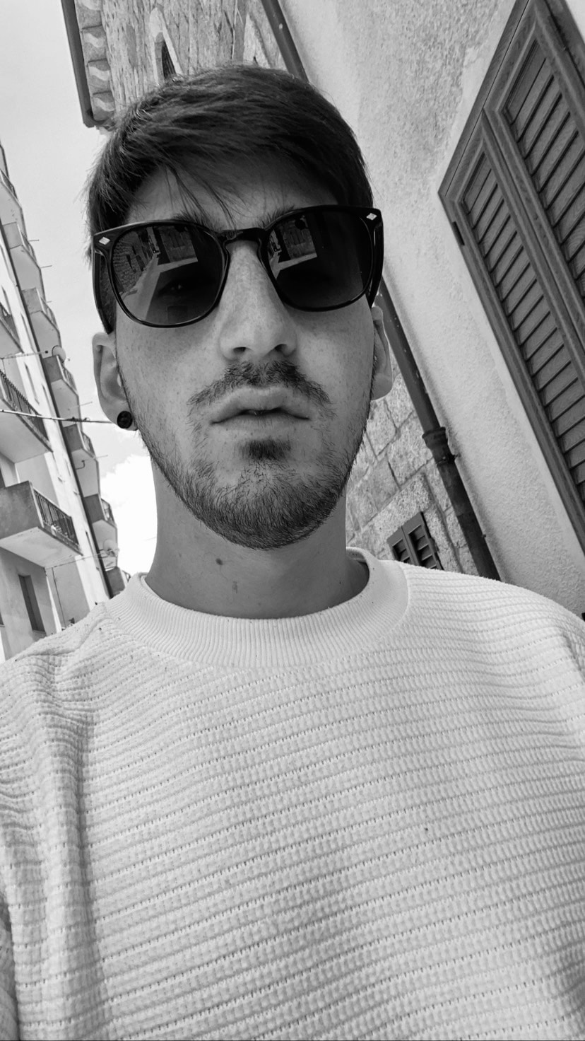 Ve al perfil de Angelo Stara