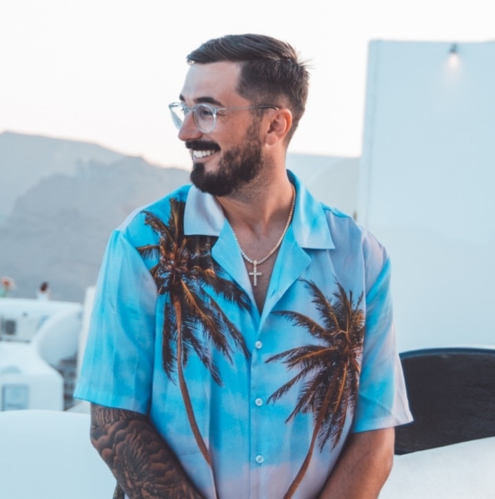 Go to Nik Nikolla's profile