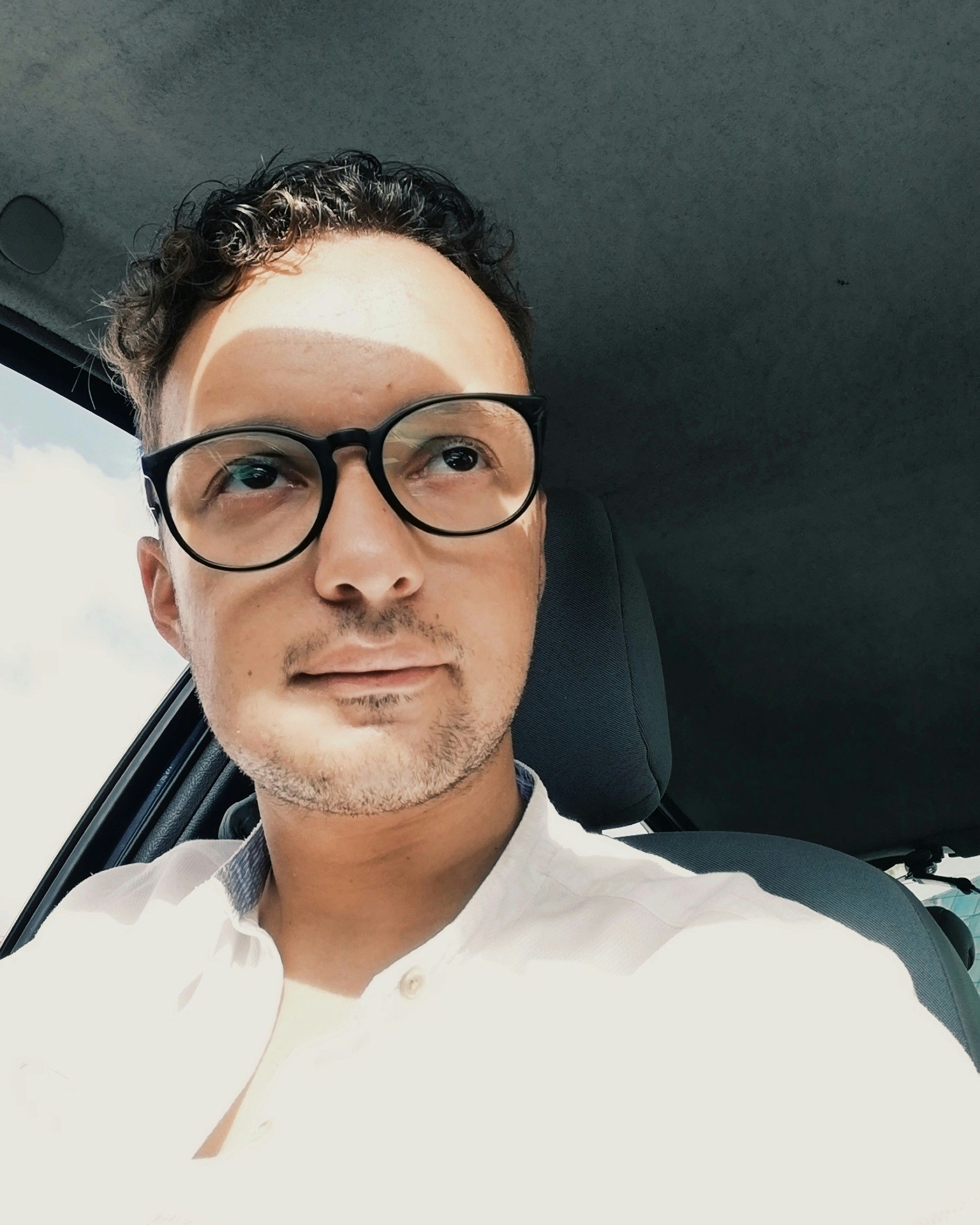 Buka profil Mauro
