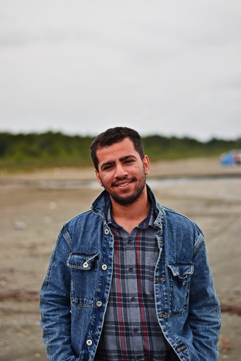 Ve al perfil de Amin sharifi