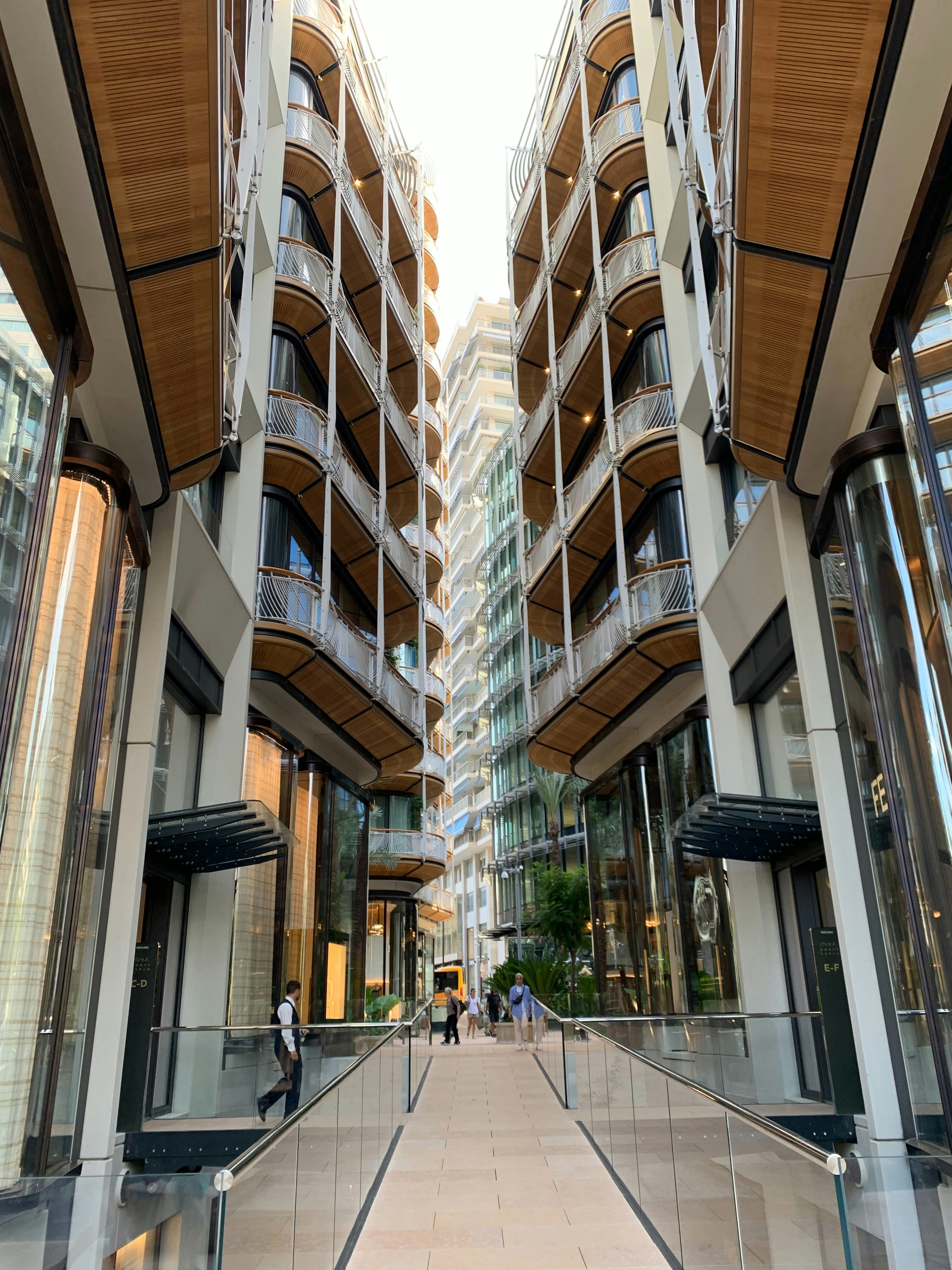 Zum Profil von Jona Troes