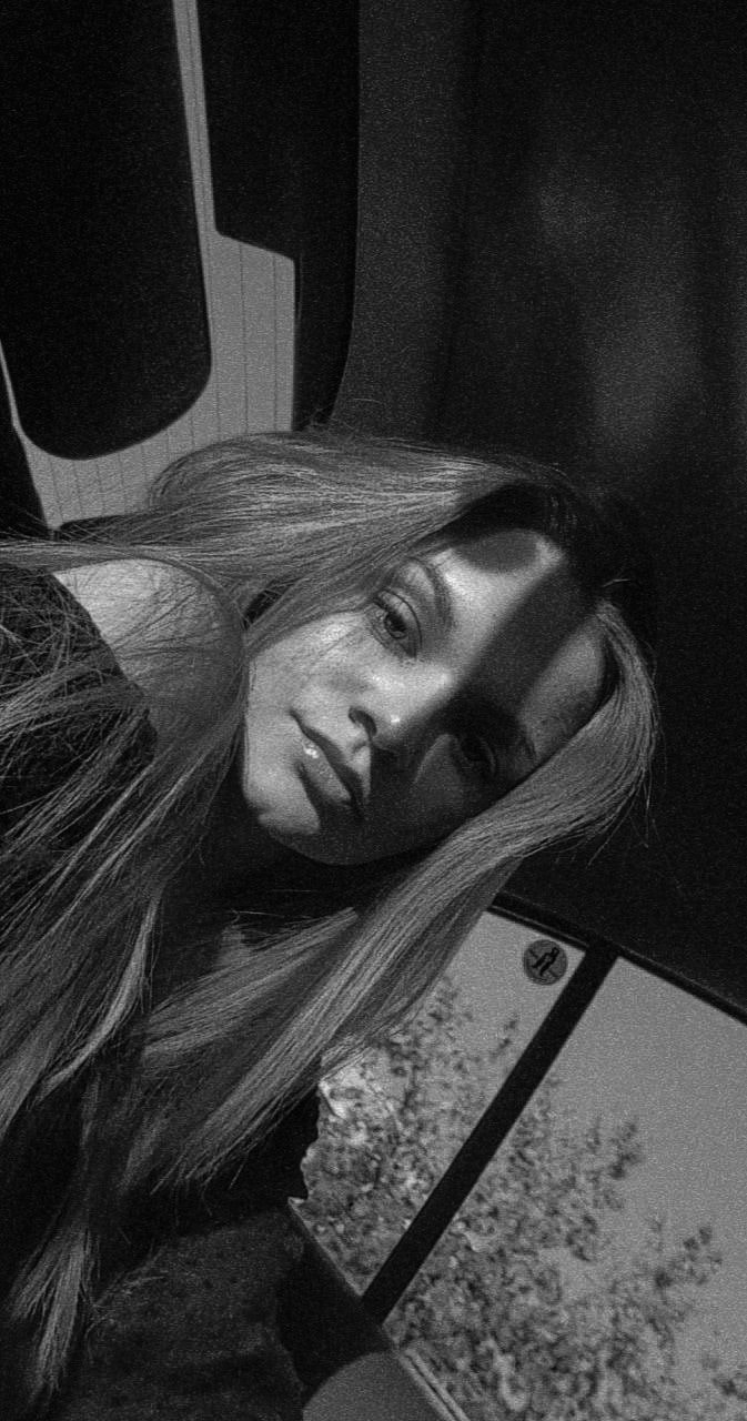 Zum Profil von Andreea Cosnita